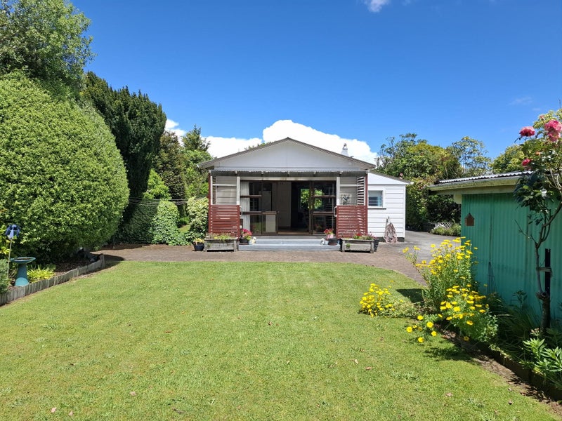 8 Laughton Street, Taupo - Carousel 2