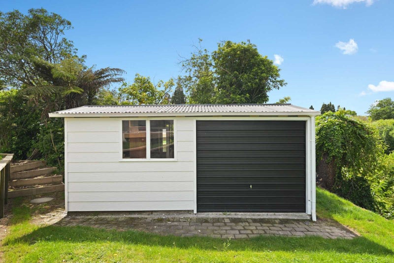 14 Totara Drive, St Andrews, Hamilton - Carousel 17