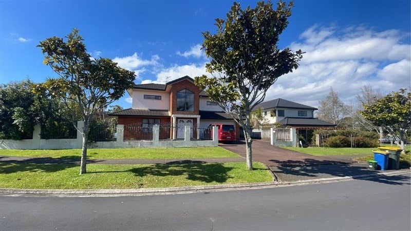 9 Vinograd Drive, Te Atatu Peninsula, Auckland - Carousel 1
