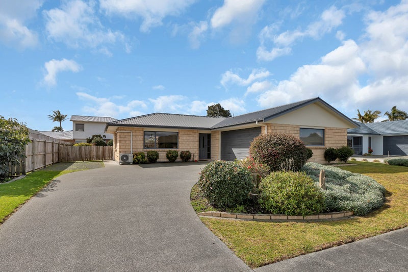 32 Bermuda Place, One Tree Point - Carousel 1