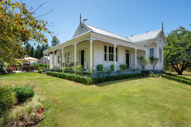 93 Oak Drive, Taupo - Carousel 1