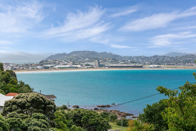 13 Hungerford Road, Lyall Bay, Wellington - Carousel 1