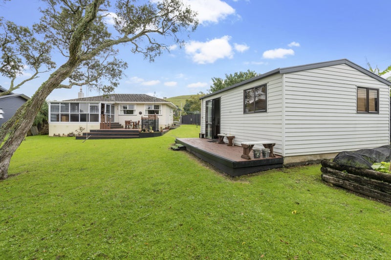 62 Wallace Road, Mangere Bridge, Auckland - Carousel 1