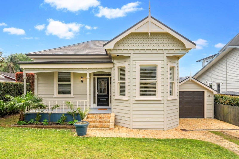 11 Atherton Road, Epsom, Auckland - Carousel 1