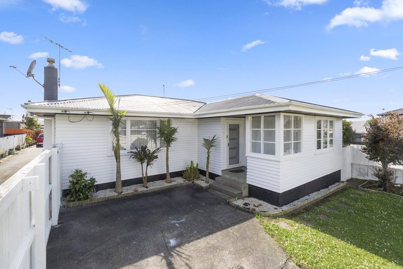 42 Churchill Avenue, Manurewa, Auckland - Carousel 2