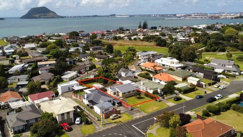 94 Freyberg Street, Otumoetai, Tauranga - Carousel 1