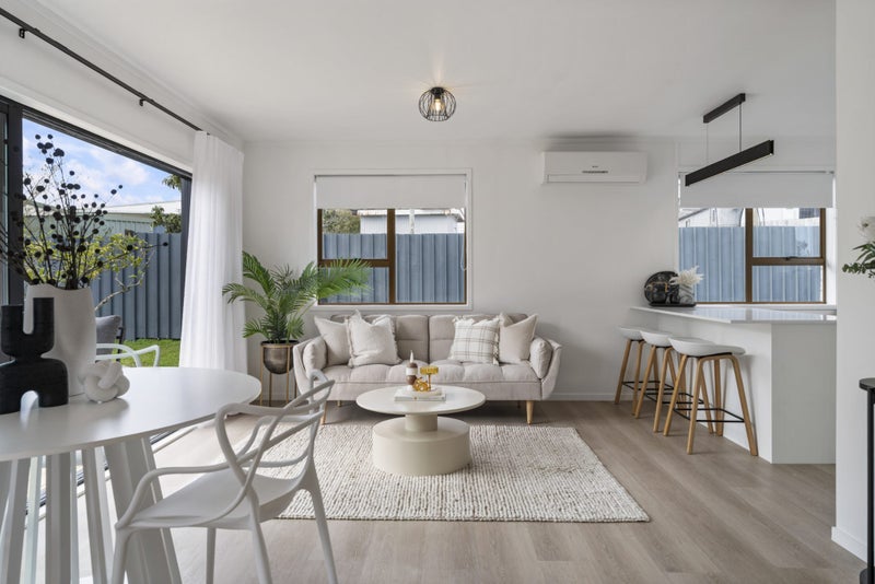 1/10 Statesman Street, Henderson, Auckland - Carousel 1