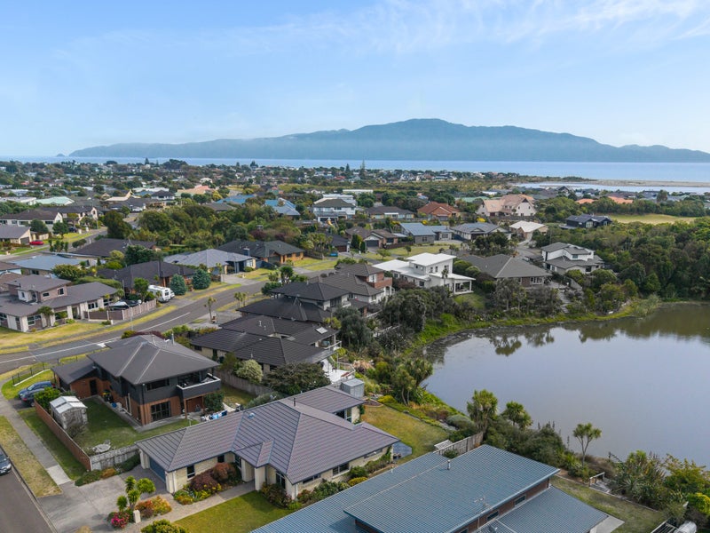 81 The Drive, Paraparaumu Beach, Paraparaumu - Carousel 24