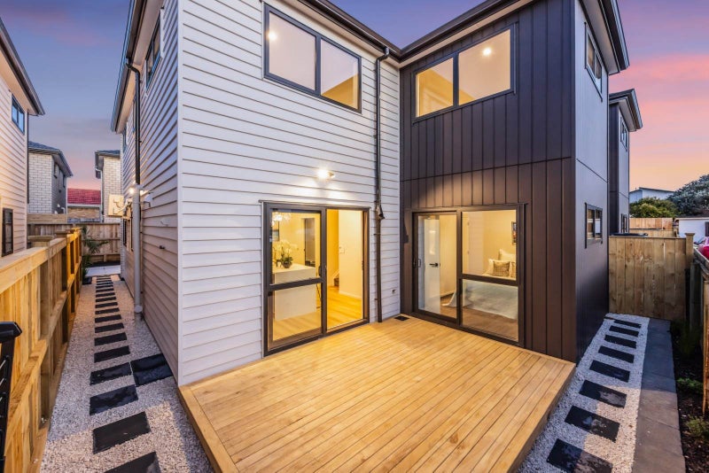 18 Buckland Road, Mangere East, Auckland - Carousel 1