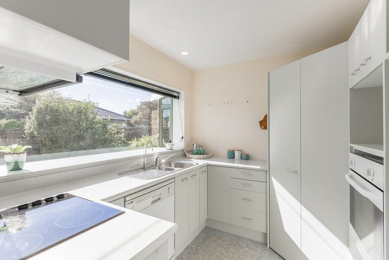 102 Makarini Street, Paraparaumu - Carousel 2