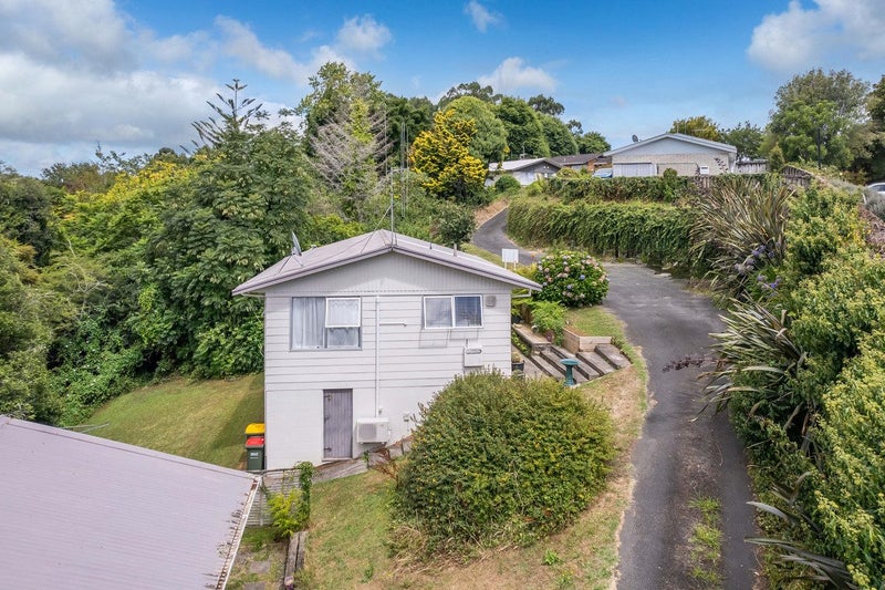 21C Resthill Crescent, Glenview, Hamilton - Carousel 2