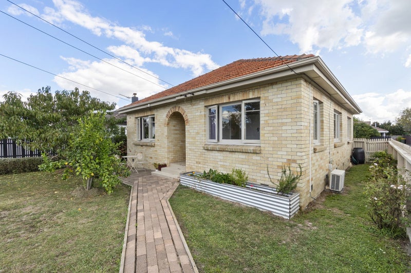 9A St Olpherts Avenue, Hamilton East, Hamilton - Carousel 1