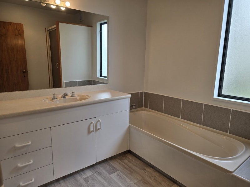 2/17 Belleview Terrace, Mount Pleasant, Christchurch - Carousel 11