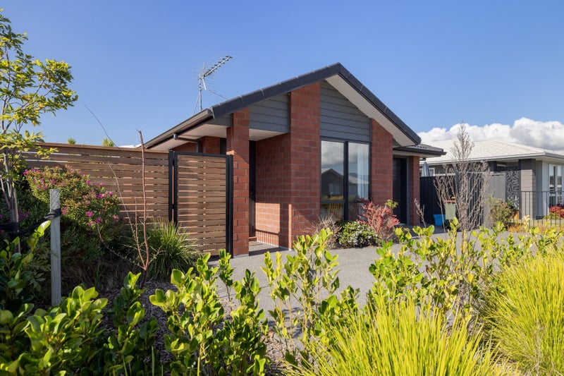 8 Eliza Place, Omokoroa - Carousel 1