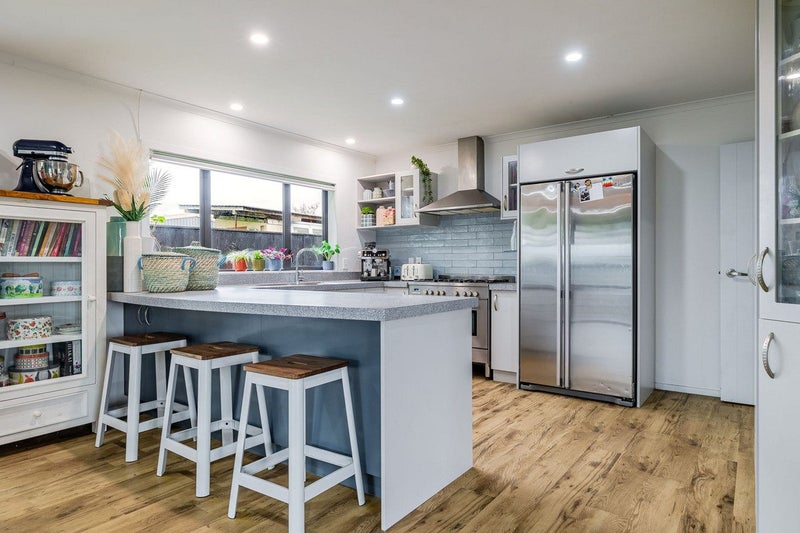 7 Pegasus Place, Kelvin Grove, Palmerston North - Carousel 2