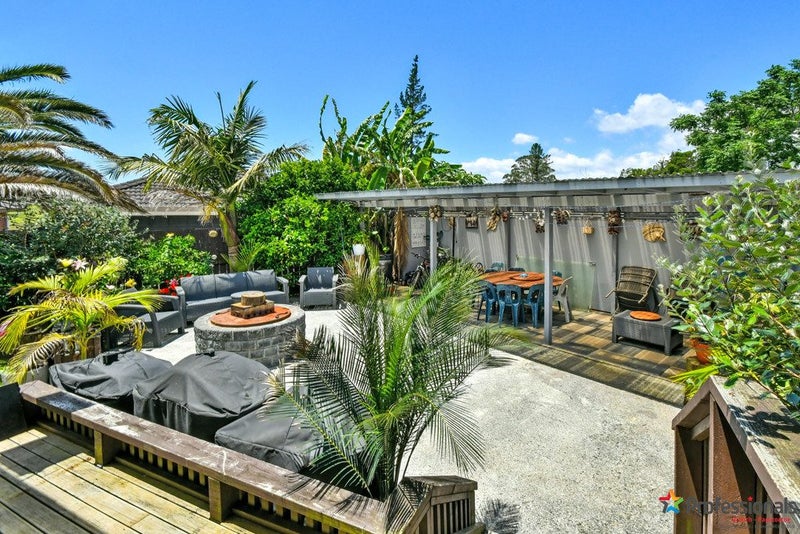 22 Taranui Place, Henderson, Auckland - Carousel 1