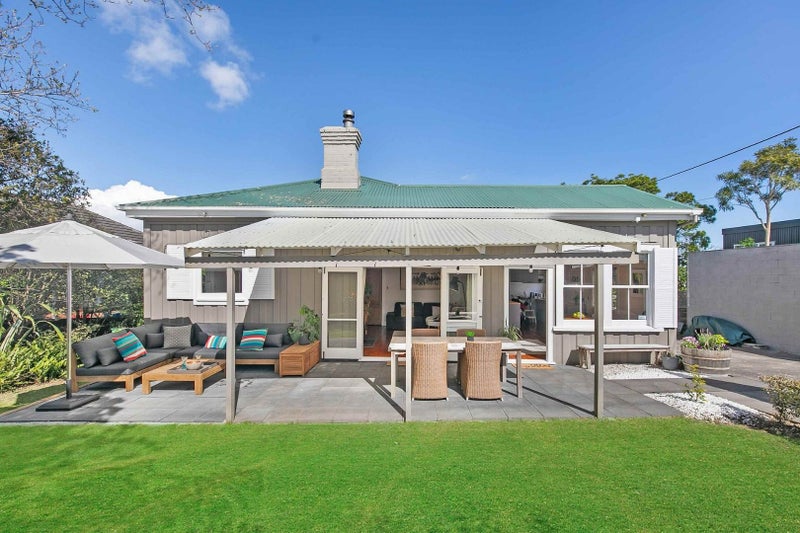 229 Eskdale Road, Birkenhead, Auckland - Carousel 2