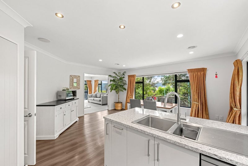 9 Fernridge Way, Tirohanga, Lower Hutt - Carousel 2