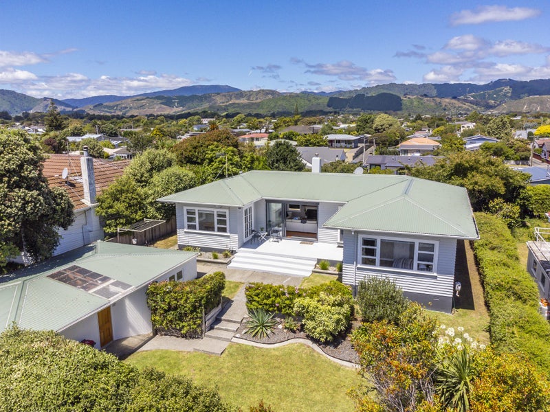 16 Francis Road, Paraparaumu Beach, Paraparaumu - Carousel 2