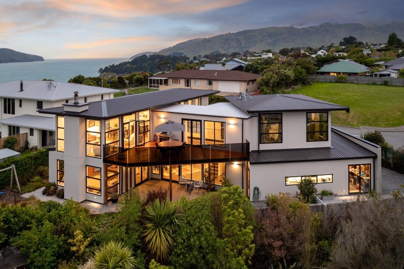 4 Muriwai Drive, Lyttelton - Carousel 1