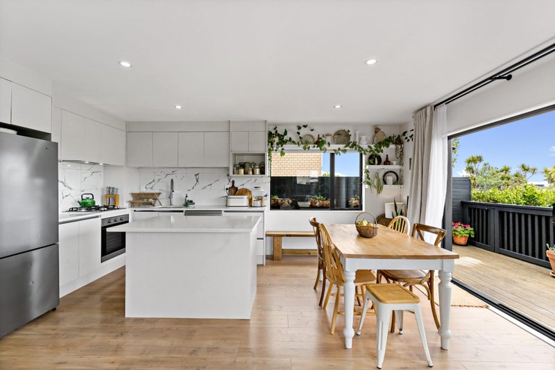 1 Nga Waka Place, Mangere, Auckland - Carousel 1