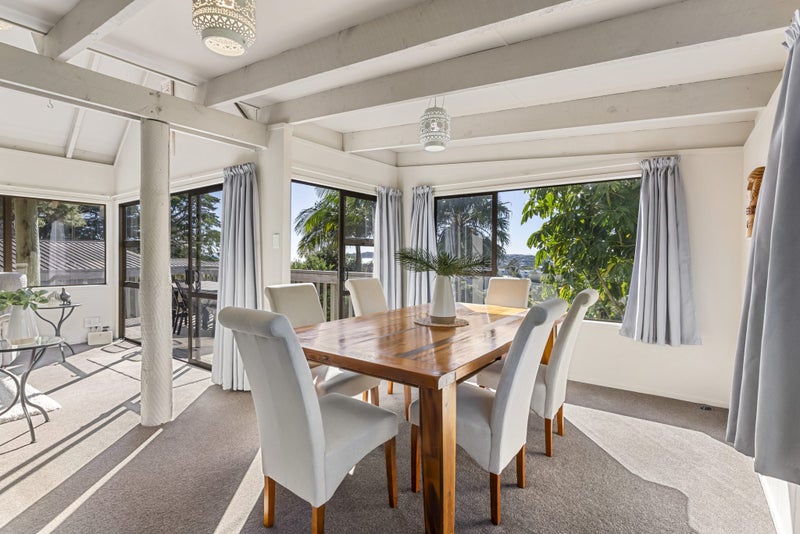 25 Elliston Crescent, Stanmore Bay, Whangaparaoa - Carousel 1