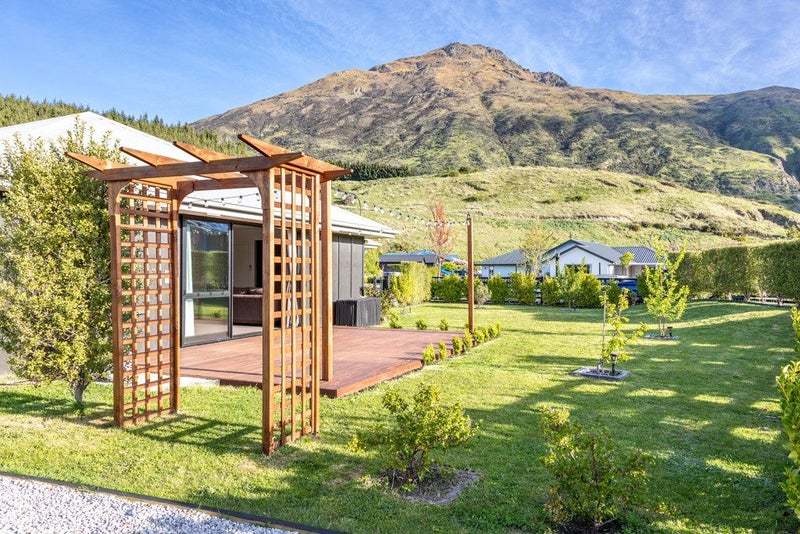 29 Risinghurst Terrace, Lower Shotover, Queenstown - Carousel 1
