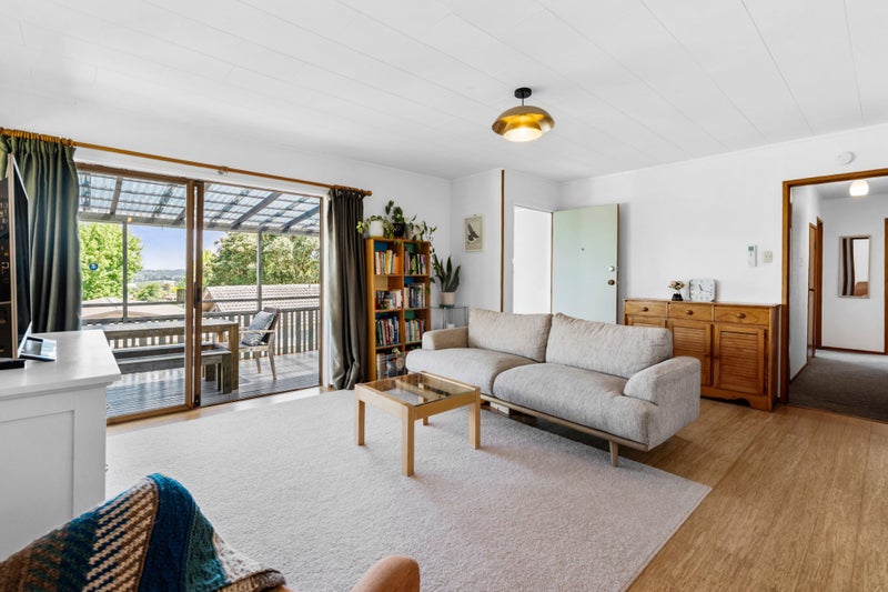 2/24 Longreach Drive, Sunnyvale, Auckland - Carousel 2