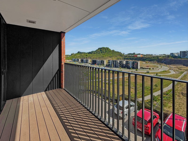 203/2 Grahame Breed Drive, Three Kings, Auckland - Carousel 2