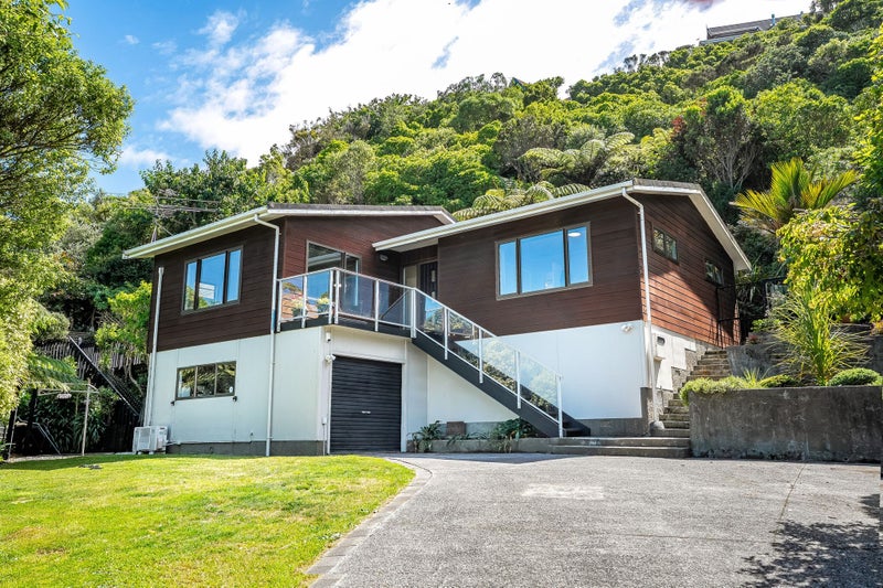 21 Gaya Grove, Ngaio, Wellington - Carousel 1