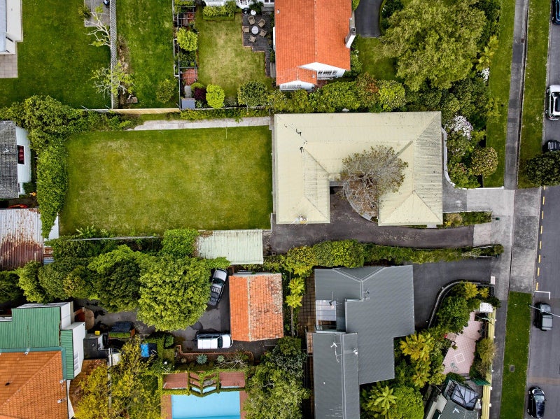 65 Queens Grove, Hutt Central, Lower Hutt - Carousel 2
