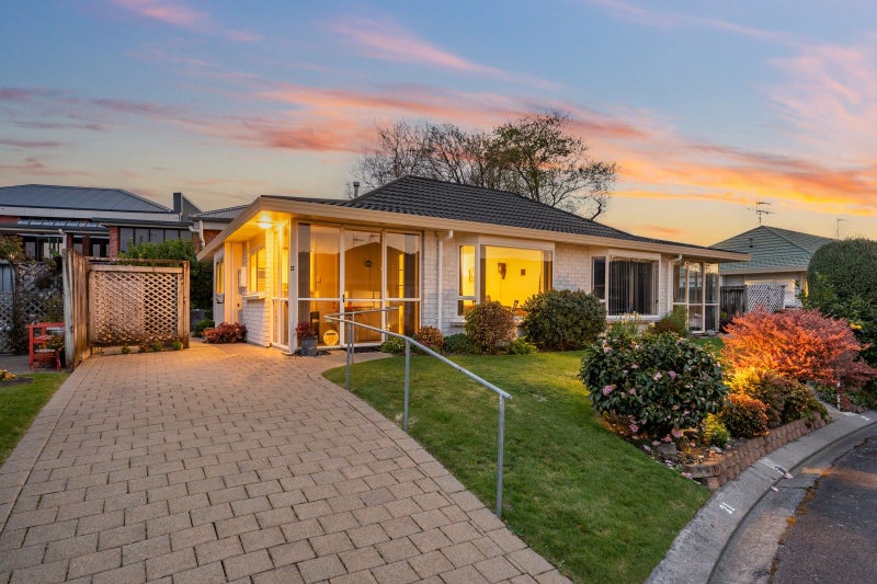 27/17 JOHN Street, TRENTHAM, UPPER HUTT - Carousel 1