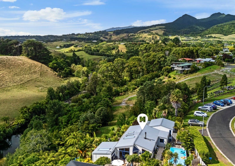 7 Butlers Lane, Oakura - Carousel 2