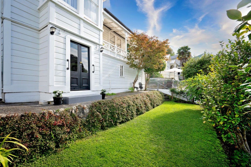 6 Cameron Road, Bluff Hill, Napier - Carousel 2