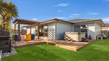 17 Story Street, Foxton Beach, Foxton - Carousel 1