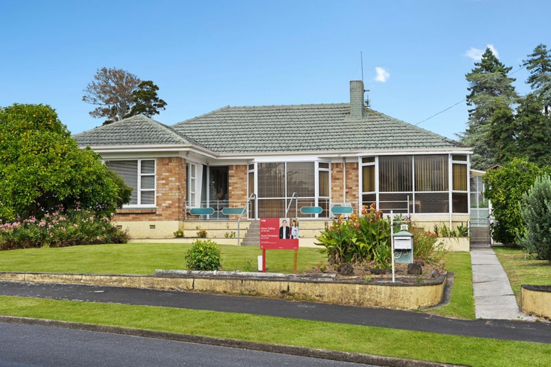 10 Johnsview Terrace, Hillcrest, Hamilton - Carousel 1