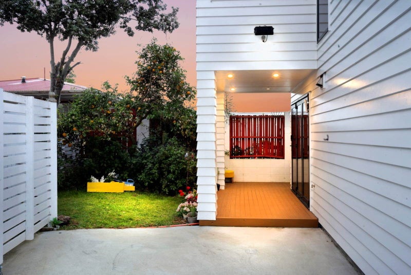 32A Kirkbride Road, Mangere Bridge, Auckland - Carousel 2