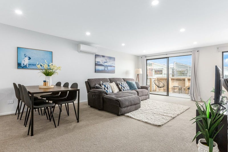 43 Oakum Road, Whitby, Porirua - Carousel 1