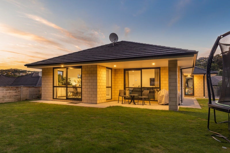 28 Mooring Close, Whitby, Porirua - Carousel 24