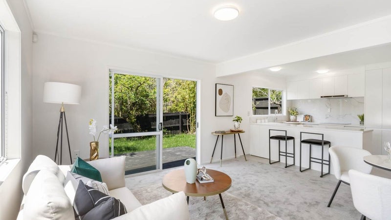 23 Caspian Close, New Lynn, Auckland - Carousel 1