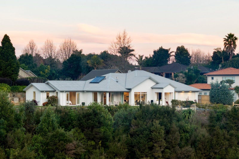 40 Broadwater Close, Pyes Pa, Tauranga - Carousel 2