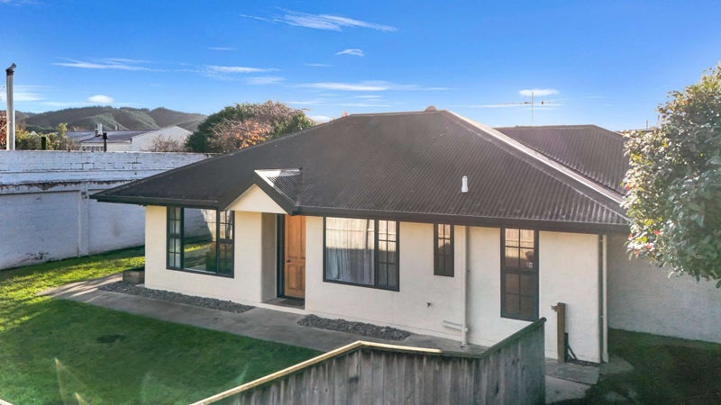 39 Edward Street, Wakefield - Carousel 2