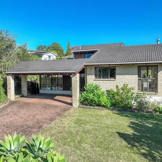 6 Wanganella Place, Lynfield, Auckland - Carousel 1