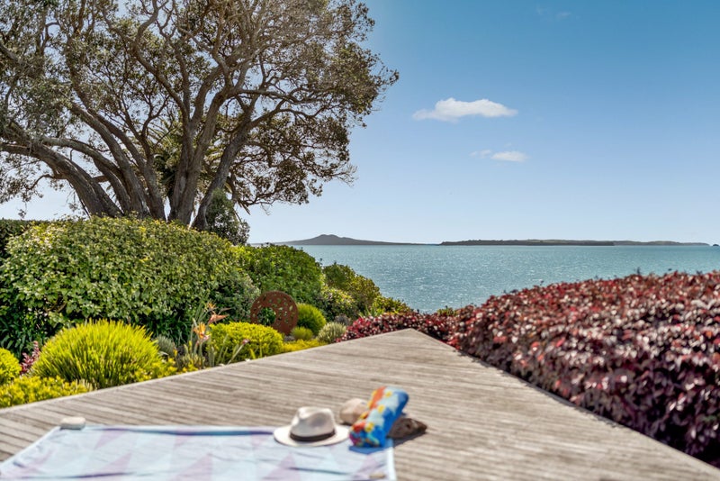 156 Second View Avenue, Beachlands, Auckland - Carousel 1