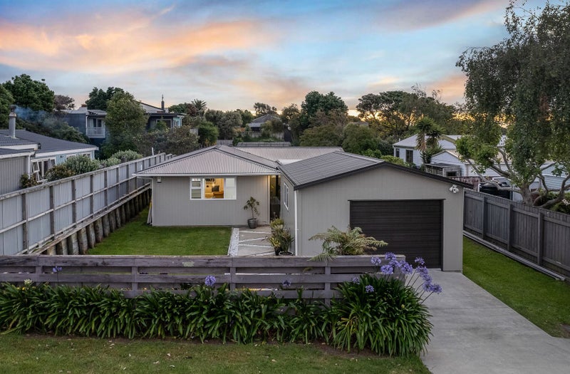 2 Martin Road, Paraparaumu Beach, Paraparaumu - Carousel 2