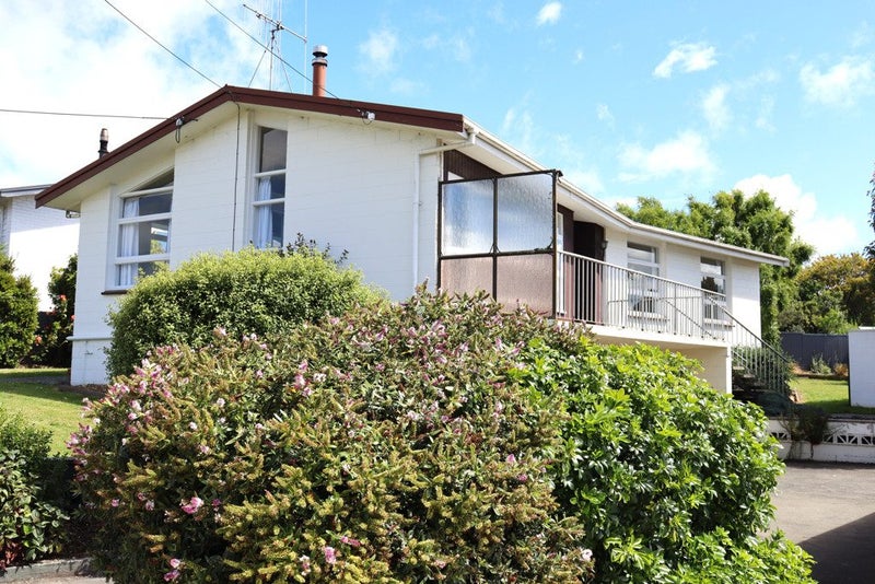 32 Stuart Street, Holmes Hill, Oamaru - Carousel 1