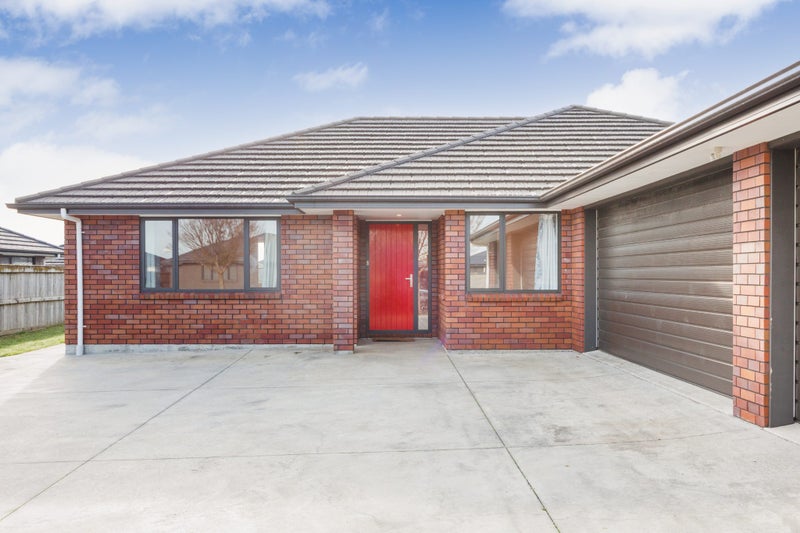 5 Cyprus Place, Fitzherbert, Palmerston North - Carousel 2