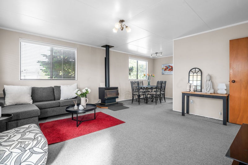 8 Bruton Place, Nawton, Hamilton - Carousel 2
