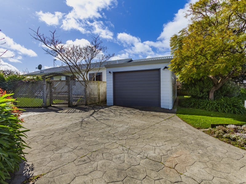 4 Whiting Crescent, Greenmeadows, Napier - Carousel 21