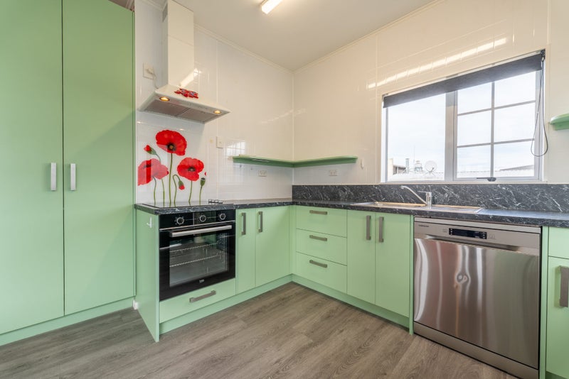 11 Orwell Street, Oamaru - Carousel 2